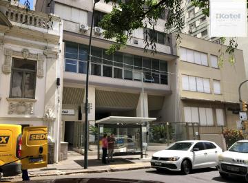 Apartamento · 50m² · 1 Quarto · apartamento 01 dormitorio em frente Palacio Farroupilha
