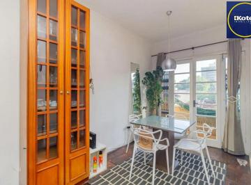 Apartamento · 87m² · 3 Quartos · Vende-se apartamento com 3 quartos, 87m² e sacada - Petrópolis