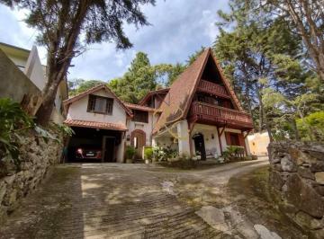Casa · 137m² · 3 Quartos · 2 Vagas · Casa - Cascata dos Amores