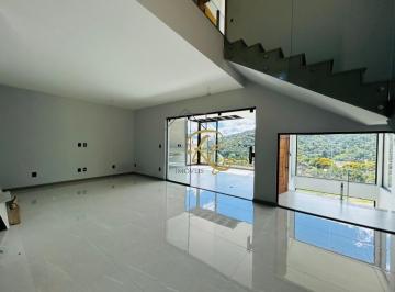 Casa · 240m² · 3 Quartos · 4 Vagas · Casa - Ermitage