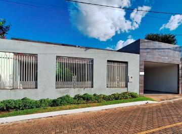 Casa de 4 quartos, Vicente Pires · Excelente casa térrea em condomínio fechado, localizada na Rua 3, próximo a EPTG