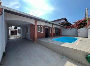 Casa de 3 quartos, Peruíbe · Casa com piscina e 3 quartos em Peruíbe.