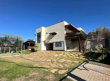 Casa · 1000m² · 3 Quartos · 2 Vagas · Casa em Condomínio Verde – Jardim Botânico