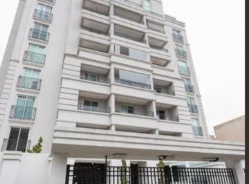 Apartamento de 2 quartos, Curitiba · Charmoso apartamento mobiliado no alto da xv