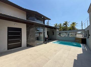Casa de 3 quartos, Itanhaém · Casa alto padrão à venda em Itanhaém - com piscina, 3 dormitórios e 1 suíte