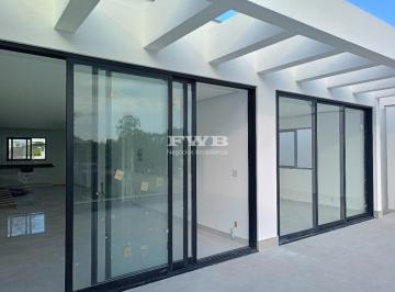 Foto 01 · CASA TRIPLEX COM 5 SUÍTES E CONCEITO INOVADOR NO RECREIO DOS BANDEIRANTES
