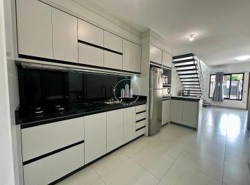Casa · 108m² · 3 Quartos · 2 Vagas · Sobrado Geminado 3 Quartos com 2 Suítes - Areias