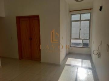 SALA · Apartamento claro e ventilado, 2 quartos, suite, garagem em ótima localização no Maracanã, R$370