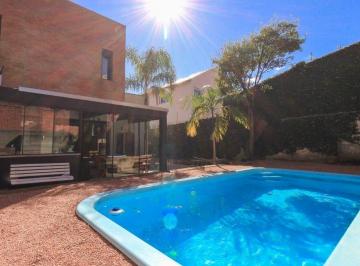 Casa de 3 quartos, Vinhedo · Casa com 3 quartos e 334 m² à venda em Vinhedo