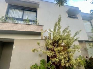 Casa · 267m² · 3 Quartos · 3 Vagas · Casa moderna com três pavimentos com 267,61m², 3 suítes e 3 vagas de garagem.