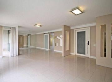 Apartamento · 240m² · 4 Quartos · 1 Vaga · Apartamento com 242m², 4 dormitórios sendo 1 suíte e 1 vaga de garagem.