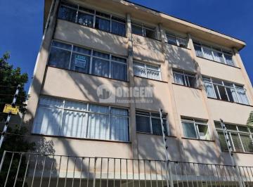 939716750.jpg · Um quarto espaçoso em frente à Prefeitura.