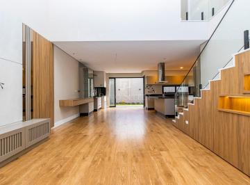 Casa · 211m² · 4 Quartos · 4 Vagas · Casa em condomínio com 211 m², 4 quartos sendo 3 s