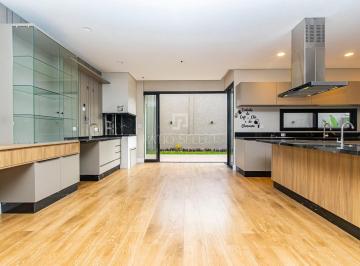 Casa · 211m² · 4 Quartos · 4 Vagas · Casa em condomínio com 211 m², 4 quartos sendo 3 s