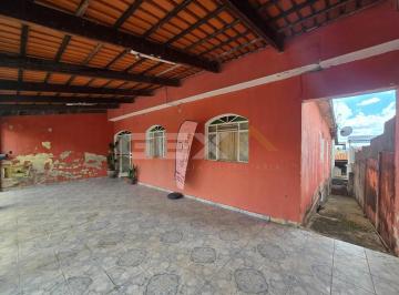Casa · 221m² · 3 Quartos · 2 Vagas · Casa à Venda com 03 Quartos no Bairro Santa Rosa em Divinópolis MG.