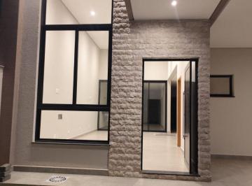 Casa de 3 quartos, Londrina · Casa com 250 m² e 3 quartos à venda em Antares