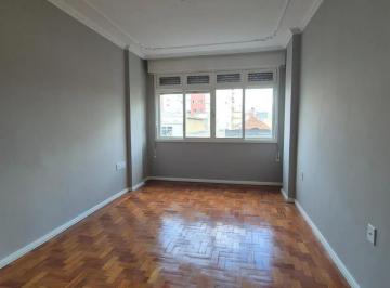 Apartamento · 80m² · 2 Quartos · Apto 2D com dependencia completa na Cidade Baixa