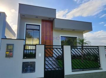 Casa · 176m² · 4 Quartos · 2 Vagas · Ampla casa com 4 quartos (1 suíte) e 176m2 - Forquilhas SJ