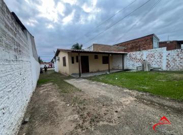 Casa · 65m² · 3 Quartos · 3 Vagas · Ótima casa em de 2 dormitórios com piscina  localizada em Viamão