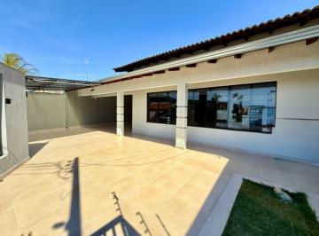 Casa de 3 quartos, Londrina · Casa com 3 quartos e 382 m² à venda em Jardim Brasília