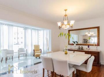 Apartamento · 262m² · 3 Quartos · 5 Vagas · Apartamento a venda em Moema com 272m², 3 suítes e 5 vagas.