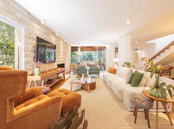 Casa · 530m² · 3 Quartos · 2 Vagas · Casa em condomínio com 3 dormitórios, 2 suítes, área gourmet e vista para o verde