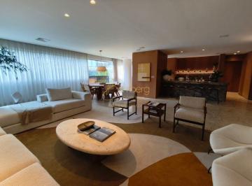 Apartamento · 240m² · 3 Quartos · 3 Vagas · Apartamento de Alto Padrão no Real Parque! 3 vagas!