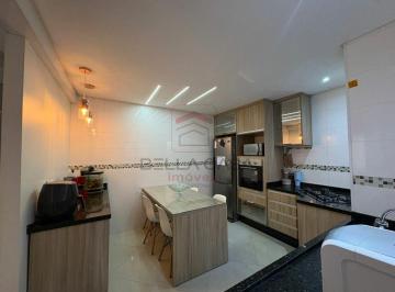 Casa · 140m² · 3 Quartos · 2 Vagas · Casa ampla e bem distribuída, com 140 m² de área construída