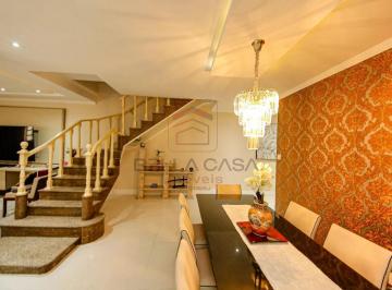 Casa · 300m² · 5 Quartos · 5 Vagas · Casa à venda com 300m², 5 quartos e 5 vagas