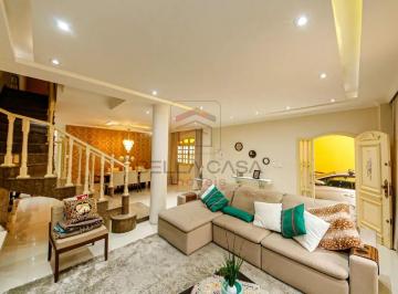Casa · 300m² · 5 Quartos · 5 Vagas · Casa à venda com 300m², 5 quartos e 5 vagas