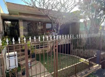 Casa · 240m² · 4 Quartos · 5 Vagas · Casa Térrea com 4 Quartos à Venda ? 260m² de Conforto e Espaço!