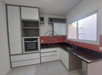 Cozinha planejada · Casa a venda com 3 quartos no Condomínio Vila Bela Vista - Chácaras Silvania.