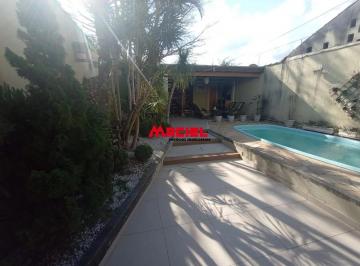 Casa · 130m² · 3 Quartos · 3 Vagas · Excelente Sobrado em condominio fechado no Residencial Jardim das Flores