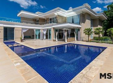 Casa · 455m² · 4 Quartos · 6 Vagas · Residência Exclusiva com 455 m², 4 Suítes, Piscina Aquecida e Terreno de 4.089 m² em Condomínio Fech