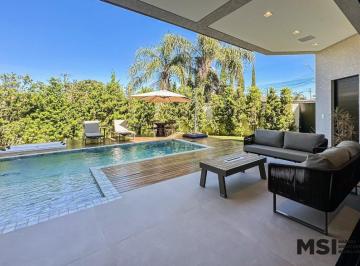 Casa · 336m² · 4 Quartos · 6 Vagas · 336 m² Privativos | 4 Suítes | Residência de Alto Padrão Mobiliada em Condomínio Fechado em Santa Fe