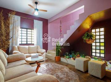 Casa · 175m² · 4 Quartos · 3 Vagas · Quadra 1, Casa de 2 pavimentos à venda, Sobradinho.