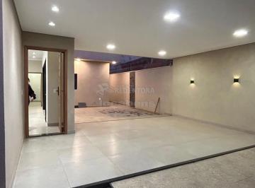 Casa · 200m² · 3 Quartos · 2 Vagas · Colina Azul  (Zona Sul) - Casa Nova em bom local, 3 dormitórios, sendo 1 suite, fácil acesso