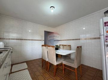 Casa · 200m² · 3 Quartos · 2 Vagas · Duas Casas no Mesmo Terreno com Total Independência – Espaço, Conforto e Privacidade