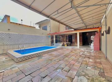 Casa · 272m² · 5 Quartos · 4 Vagas · Magnífica Casa à Venda em Batista Campos, Belém