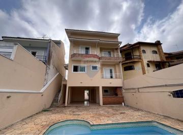 Casa · 250m² · 5 Quartos · 4 Vagas · Sobrado  Locação no Condomínio Aruã – Vista para o Lago