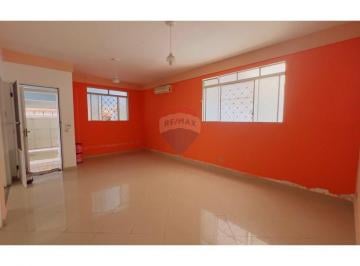 Casa · 368m² · 3 Quartos · 2 Vagas · Sobrado com Amplo Espaço e Versatilidade no Jardim das Indústrias