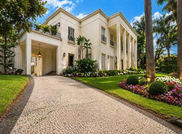 Casa de 6 quartos, São Paulo · Ícone da Arquitetura Clássica Paulistana à venda no Jardim América. 1.500M² útil/4.000 de terreno