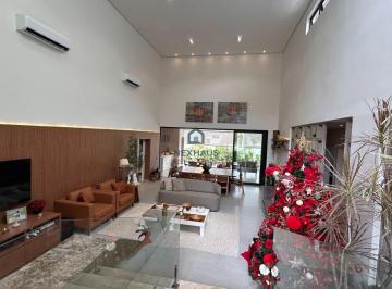 Casa · 330m² · 4 Quartos · 4 Vagas · Casa Térrea no Plateu Dor, 4 suítes.