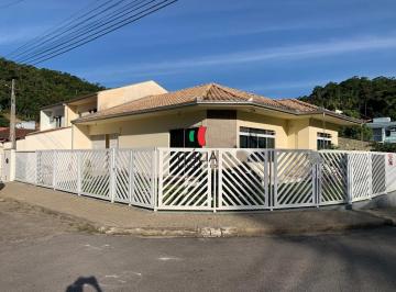 Casa · 110m² · 3 Quartos · 2 Vagas · Casa à venda no bairro Primeiro de Maio - Brusque/SC