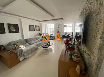 Apartamento · 100m² · 3 Quartos · B&A Vende Apartamento de 100m² com suíte, elevador exclusivo e planta versátil em Copacabana