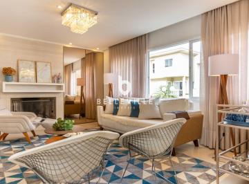 Casa · 330m² · 4 Quartos · 3 Vagas · Belíssima casa em condomínio fechado com 4 Dormitó