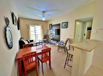 Apartamento · 67m² · 2 Quartos · 1 Vaga · Excelente apartamento à venda na quadra do mar, Região central da Pitangueiras