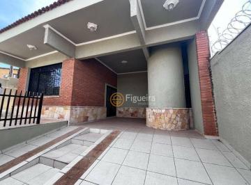 f6caeb6e5970f9f41f4a9be22b91ca608c237b08 · Casa com 3 dormitórios para alugar, 178 m² por R$ 3.240,00/mês - Centro - Barretos/SP