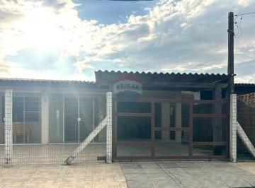 Casa · 180m² · 2 Quartos · 3 Vagas · Sua casa em Xangri-lá!