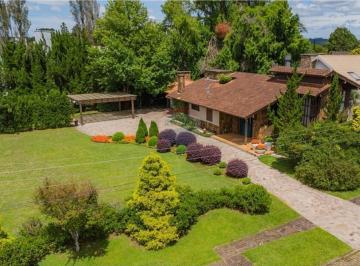 Casa · 231m² · 3 Quartos · 4 Vagas · NO LAJE DE PEDRA, EM CANELA CASA COM 231m2 3 DORMITÓRIOS E 1451m2 de terreno